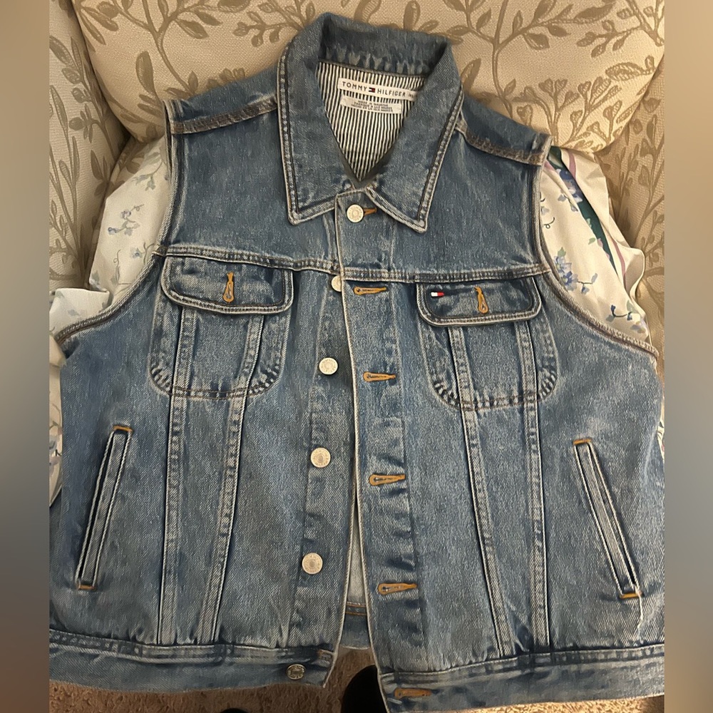 Jean Vest